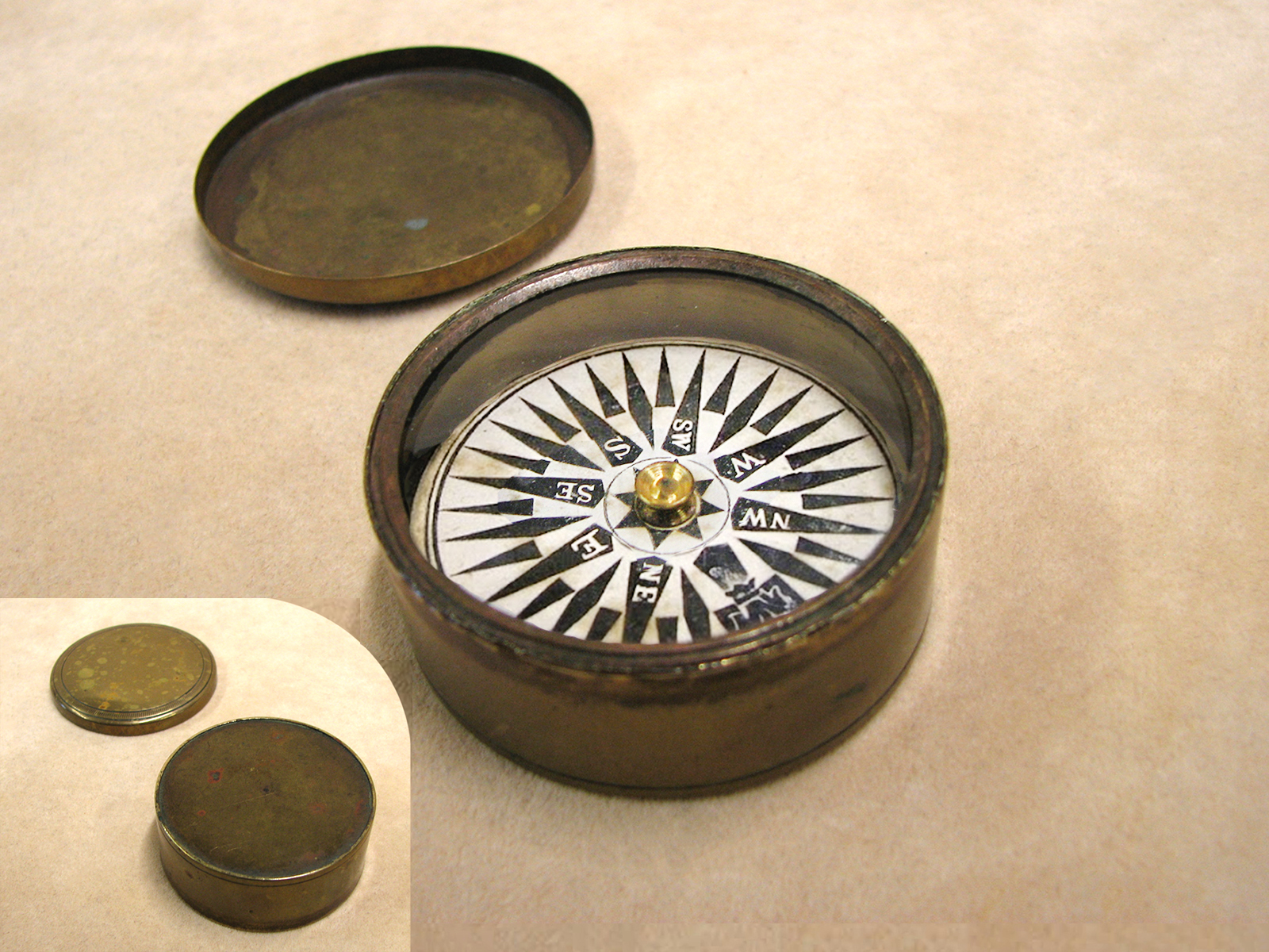 Victorian brass cased travellers compass circa 1860 